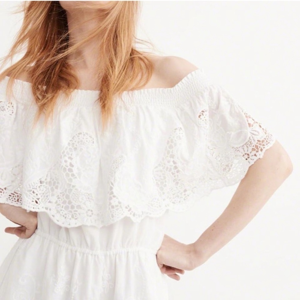 Abercrombie & Fitch Eyelet Romper medium - Picture 3 of 10